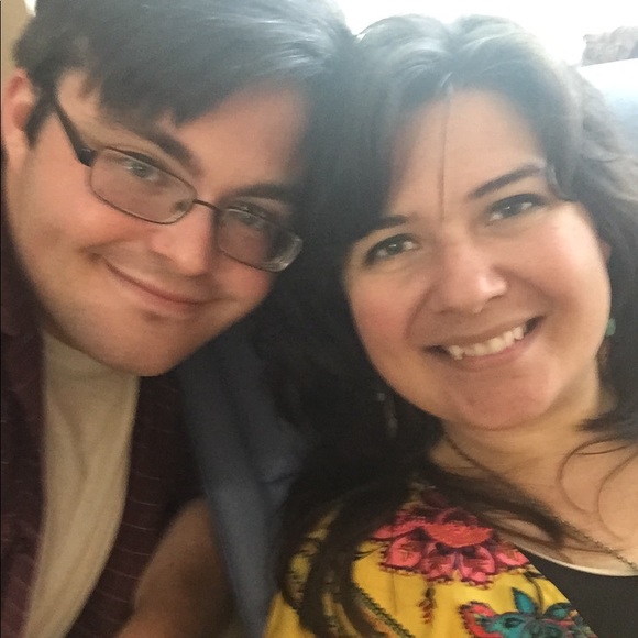 Meet your Posher, Cassandra - Picture 2 of 6